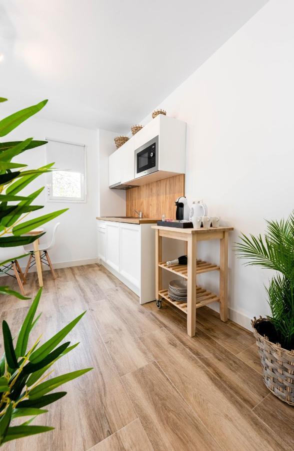 Apartamentos Toboso Plaza 内尔哈 外观 照片 A small kitchen