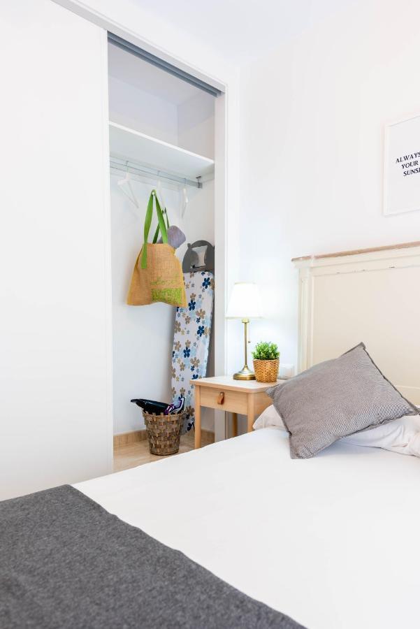 Apartamentos Toboso Plaza 内尔哈 外观 照片 A room at the hotel