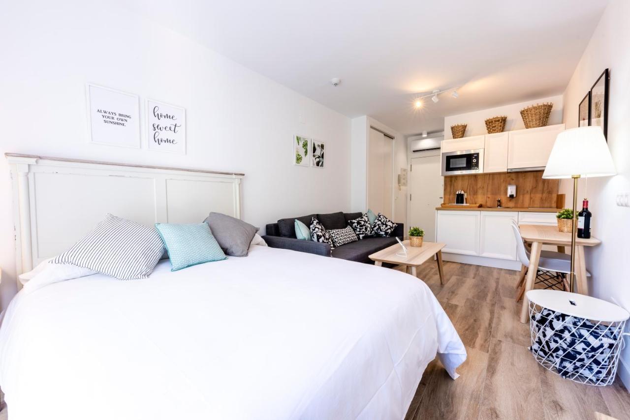 Apartamentos Toboso Plaza 内尔哈 外观 照片 A studio apartment