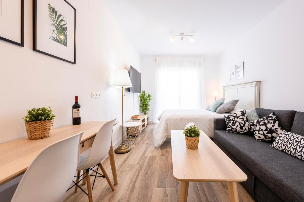 Apartamentos Toboso Plaza 内尔哈 外观 照片