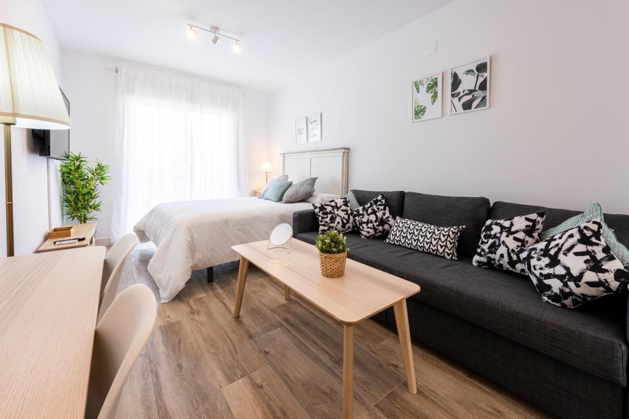 Apartamentos Toboso Plaza 内尔哈 外观 照片 A studio apartment